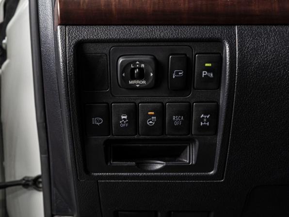 Toyota Land Cruiser 200 Series Рестайлинг 1 с пробегом 2015 года, цена 4 779 000 рублей, 168008 км, внедорожник, Автокод Объявления