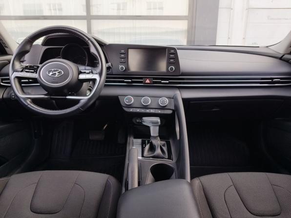 Hyundai Elantra VII (CN7) с пробегом 2022 года, цена 2 000 000 рублей, 48208 км, седан, Автокод Объявления