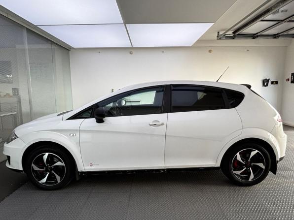 SEAT Leon II Рестайлинг с пробегом 2012 года, цена 780 000 рублей, 224897 км, хэтчбек, Автокод Объявления