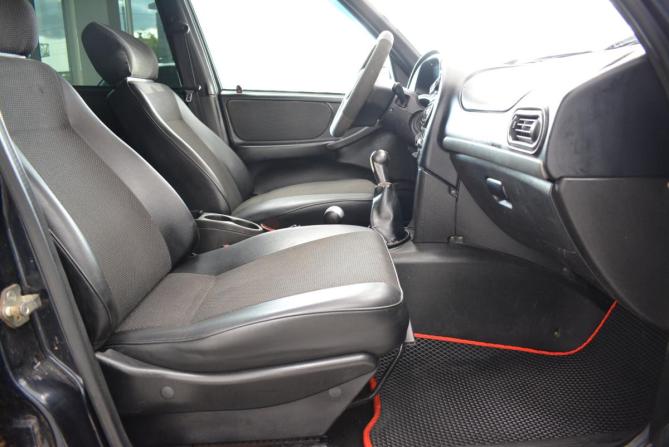 Chevrolet Niva I Рестайлинг с пробегом 2009 года, цена 399 000 рублей, 77000 км, внедорожник, Автокод Объявления