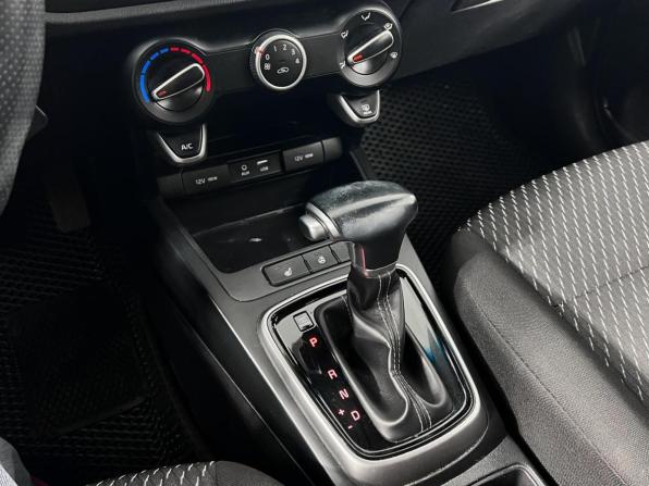 Kia Rio IV с пробегом 2019 года, цена 1 319 900 рублей, 120688 км, хэтчбек, Автокод Объявления