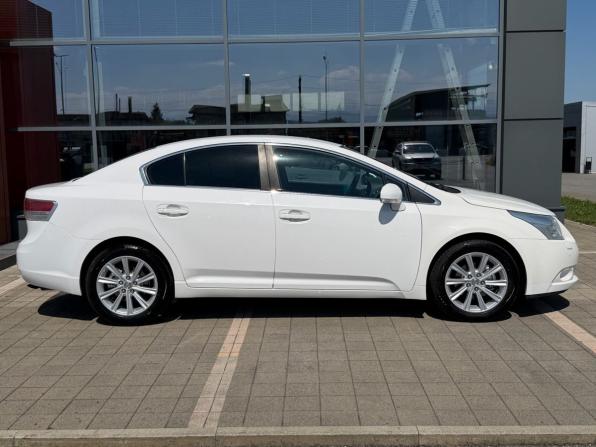 Toyota Avensis III Рестайлинг с пробегом 2011 года, цена 1 350 000 рублей, 189581 км, седан, Автокод Объявления