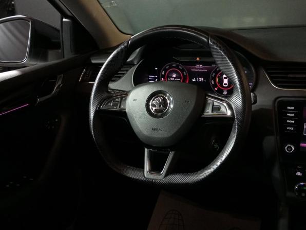 Skoda Octavia III (A7) Рестайлинг с пробегом 2017 года, цена 2 299 000 рублей, 37787 км, лифтбек, Автокод Объявления