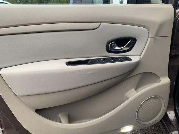 Renault Scenic III с пробегом 2010 года, цена 799 000 рублей, 254625 км, компактвэн, Автокод Объявления