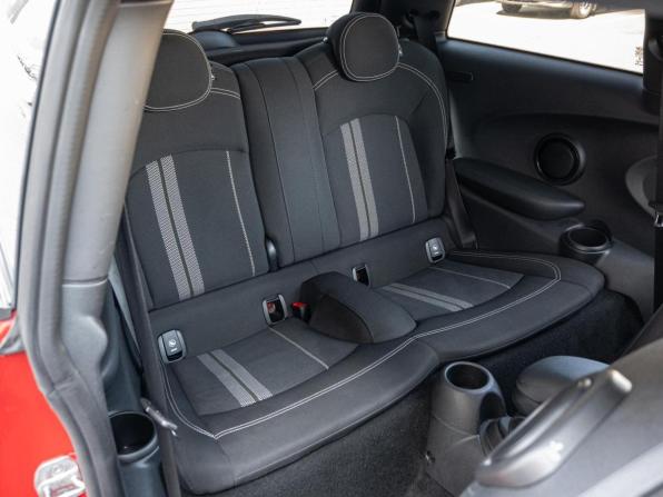 Mini Hatch III (F55/F56) с пробегом 2016 года, цена 2 430 000 рублей, 77933 км, хэтчбек, Автокод Объявления