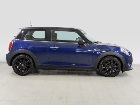Mini Hatch III (F55/F56) Рестайлинг с пробегом 2018 года, цена 1 695 000 рублей, 100450 км, хэтчбек, Автокод Объявления