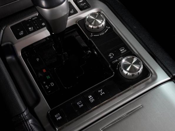 Toyota Land Cruiser 200 Series Рестайлинг 2 с пробегом 2019 года, цена 8 059 000 рублей, 133282 км, внедорожник, Автокод Объявления