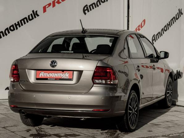 Volkswagen Polo V Рестайлинг с пробегом 2017 года, цена 920 000 рублей, 103029 км, седан, Автокод Объявления