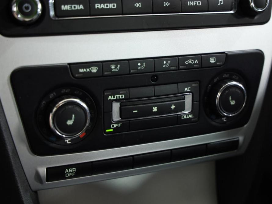 Skoda Octavia II (A5) Рестайлинг Санкт-Петербург  - изображение 14