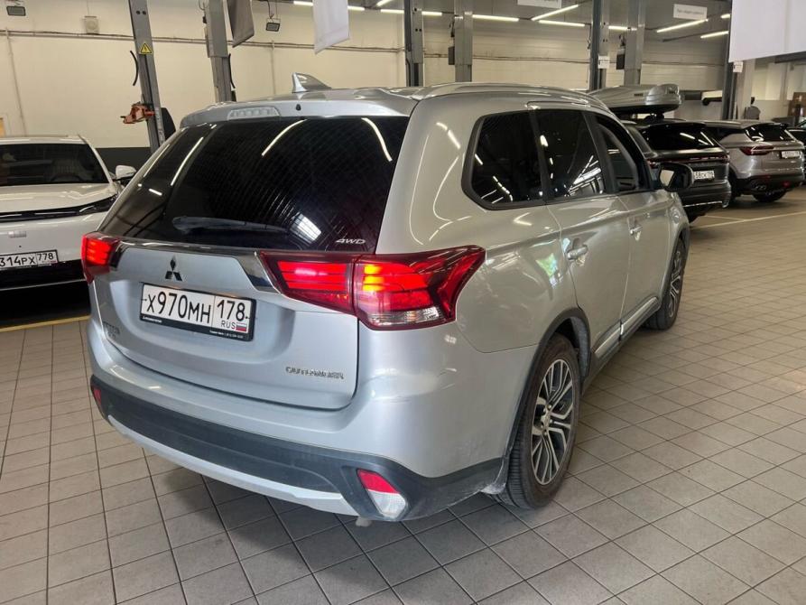 Mitsubishi Outlander III Рестайлинг 2 Санкт-Петербург  - изображение 5