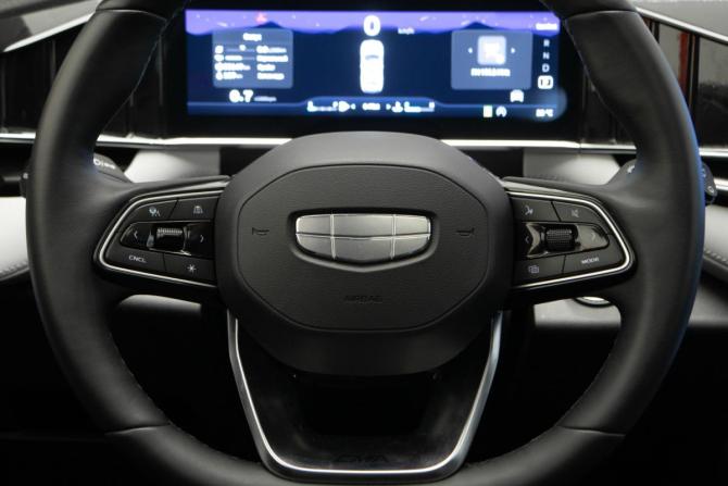 Geely Atlas II с пробегом 2024 года, цена 2 975 000 рублей, 33000 км, внедорожник, Автокод Объявления