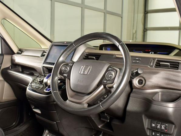 Honda Freed II с пробегом 2017 года, цена 1 275 999 рублей, 136766 км, компактвэн, Автокод Объявления