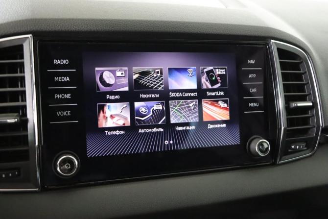 Skoda Karoq I с пробегом 2018 года, цена 1 599 990 рублей, 204884 км, внедорожник, Автокод Объявления