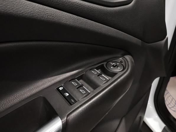 Ford Kuga II Рестайлинг с пробегом 2017 года, цена 1 650 000 рублей, 165864 км, внедорожник, Автокод Объявления