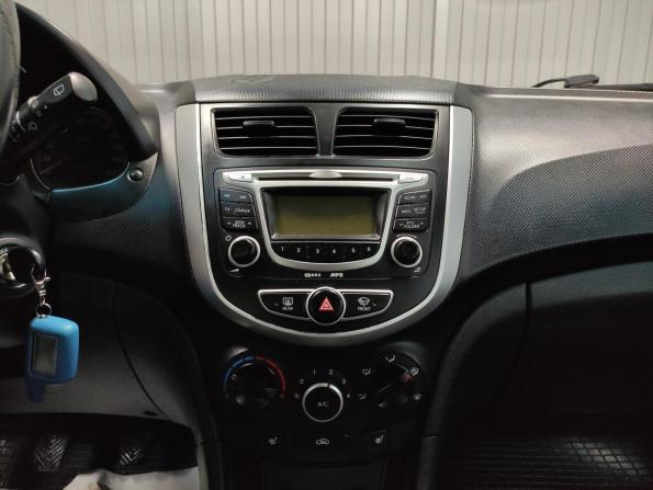 Hyundai Solaris I с пробегом 2012 года, цена 585 000 рублей, 119850 км, хэтчбек, Автокод Объявления