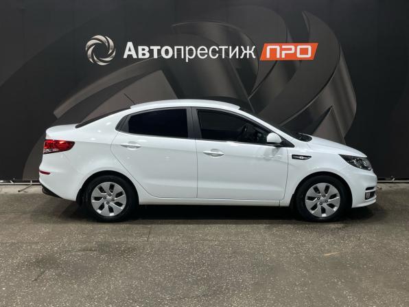 Kia Rio III Рестайлинг с пробегом 2016 года, цена 1 065 000 рублей, 76537 км, седан, Автокод Объявления