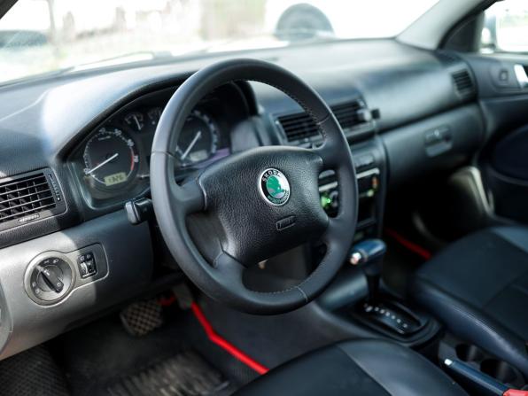 Skoda Octavia I (A4) Рестайлинг с пробегом 2001 года, цена 559 000 рублей, 242000 км, лифтбек, Автокод Объявления