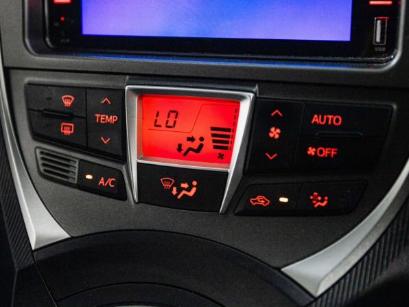 Toyota Ractis II с пробегом 2012 года, цена 975 000 рублей, 72536 км, хэтчбек, Автокод Объявления