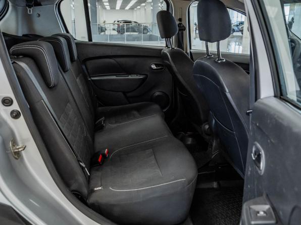 Renault Sandero II с пробегом 2015 года, цена 780 000 рублей, 133000 км, хэтчбек, Автокод Объявления