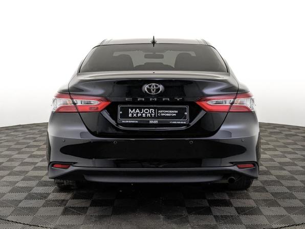 Toyota Camry VIII (XV70) Рестайлинг с пробегом 2021 года, цена 2 590 000 рублей, 120101 км, седан, Автокод Объявления