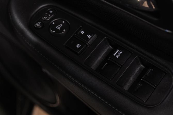 Honda Vezel I с пробегом 2014 года, цена 1 499 000 рублей, 119800 км, внедорожник, Автокод Объявления