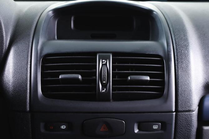 Renault Symbol I Рестайлинг 2 с пробегом 2008 года, цена 279 000 рублей, 260203 км, седан, Автокод Объявления