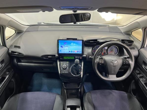 Toyota Wish II Рестайлинг с пробегом 2013 года, цена 1 399 000 рублей, 139962 км, минивэн, Автокод Объявления