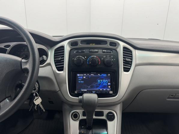 Toyota Highlander I (XU20) Рестайлинг с пробегом 2004 года, цена 980 000 рублей, 317504 км, внедорожник, Автокод Объявления