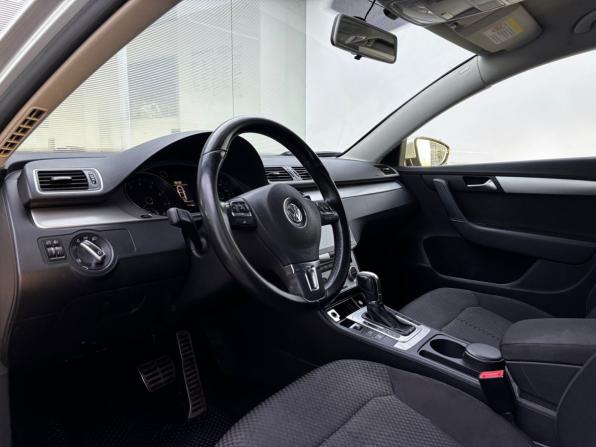 Volkswagen Passat B7 с пробегом 2013 года, цена 1 029 000 рублей, 197767 км, седан, Автокод Объявления