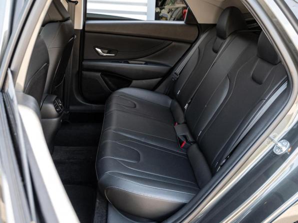 Hyundai Elantra VII (CN7) Рестайлинг с пробегом 2023 года, цена 2 320 000 рублей, 32842 км, седан, Автокод Объявления