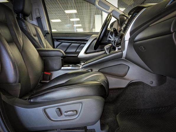 Mitsubishi Pajero Sport III с пробегом 2018 года, цена 2 990 000 рублей, 181000 км, внедорожник, Автокод Объявления