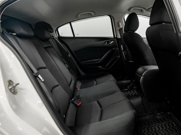 Mazda Axela III Рестайлинг с пробегом 2017 года, цена 1 590 000 рублей, 118893 км, хэтчбек, Автокод Объявления
