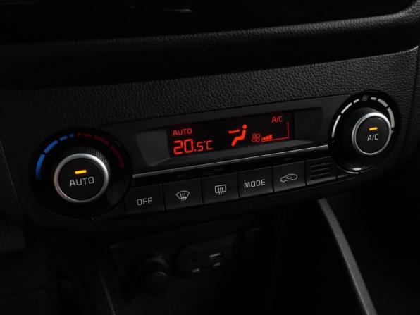 Kia Rio III Рестайлинг с пробегом 2015 года, цена 1 219 000 рублей, 147501 км, седан, Автокод Объявления