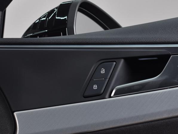 Audi A4 V (B9) с пробегом 2019 года, цена 2 349 995 рублей, 42582 км, седан, Автокод Объявления