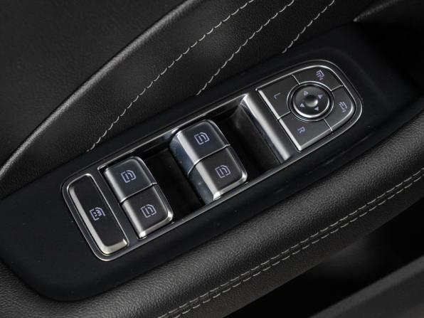 Hongqi H5 II с пробегом 2024 года, цена 3 569 000 рублей, 55428 км, седан, Автокод Объявления