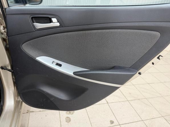 Hyundai Solaris I с пробегом 2011 года, цена 820 000 рублей, 133202 км, седан, Автокод Объявления