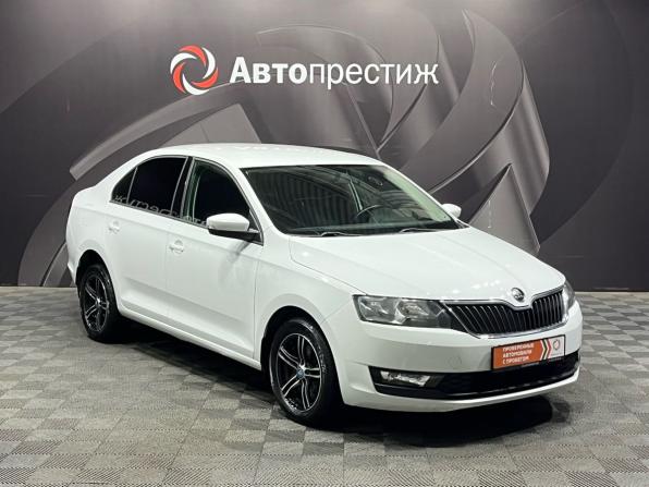 Skoda Rapid I Рестайлинг с пробегом 2019 года, цена 1 370 000 рублей, 113282 км, лифтбек, Автокод Объявления
