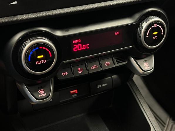 Kia Rio IV Рестайлинг с пробегом 2020 года, цена 1 665 000 рублей, 72548 км, седан, Автокод Объявления