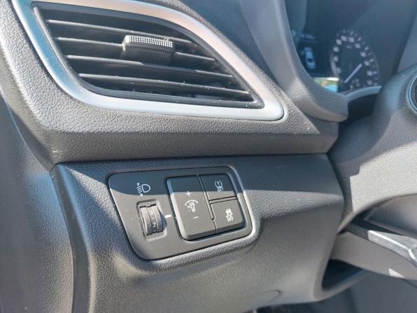 Hyundai Solaris II с пробегом 2017 года, цена 1 230 000 рублей, 121486 км, седан, Автокод Объявления