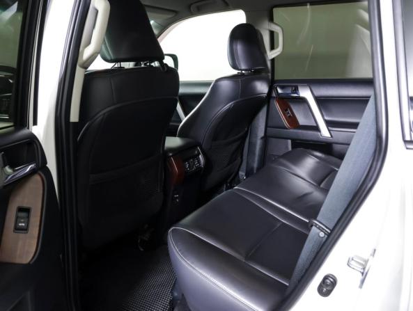 Toyota Land Cruiser Prado 150 Series Рестайлинг 1 с пробегом 2015 года, цена 3 296 000 рублей, 237797 км, внедорожник, Автокод Объявления