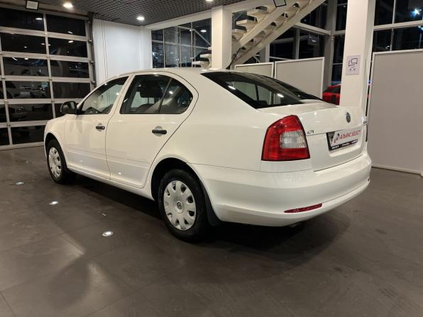 Skoda Octavia II (A5) Рестайлинг с пробегом 2013 года, цена 735 000 рублей, 235334 км, лифтбек, Автокод Объявления