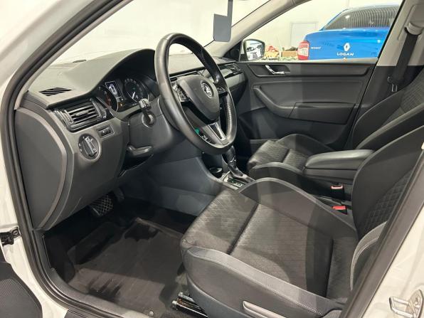 Skoda Rapid I с пробегом 2015 года, цена 749 000 рублей, 199338 км, лифтбек, Автокод Объявления