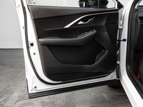 Omoda C5 I с пробегом 2023 года, цена 1 990 000 рублей, 49336 км, внедорожник, Автокод Объявления