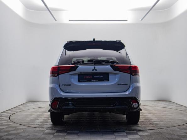 Mitsubishi Outlander III Рестайлинг 3 с пробегом 2022 года, цена 3 277 000 рублей, 10564 км, внедорожник, Автокод Объявления