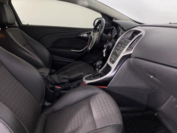 Opel Astra J Рестайлинг с пробегом 2012 года, цена 780 000 рублей, 228677 км, хэтчбек, Автокод Объявления