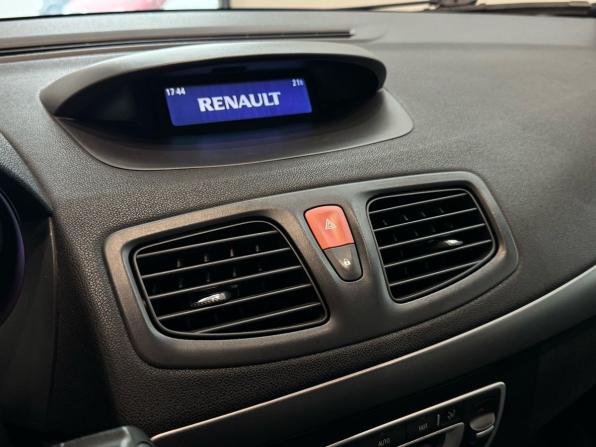 Renault Fluence I Рестайлинг с пробегом 2014 года, цена 770 000 рублей, 143000 км, седан, Автокод Объявления