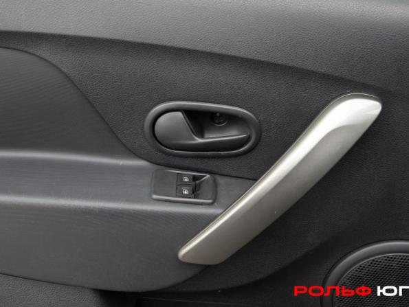Renault Sandero II Рестайлинг с пробегом 2021 года, цена 1 028 000 рублей, 120788 км, хэтчбек, Автокод Объявления