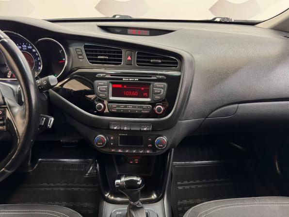 Kia Ceed II с пробегом 2015 года, цена 1 255 000 рублей, 183159 км, универсал, Автокод Объявления