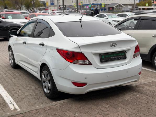 Hyundai Solaris I с пробегом 2013 года, цена 682 000 рублей, 90408 км, седан, Автокод Объявления