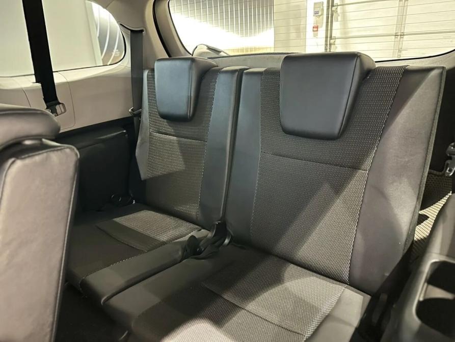Toyota Wish II Рестайлинг Новосибирск  - изображение 17